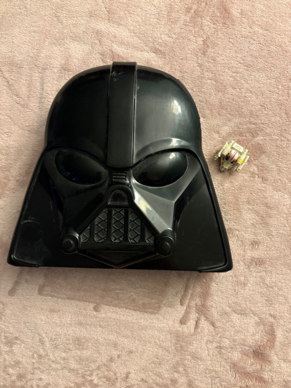 Hot Wheels Darth Vader play case with battle roller